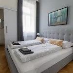 Seifertova Apartmán *